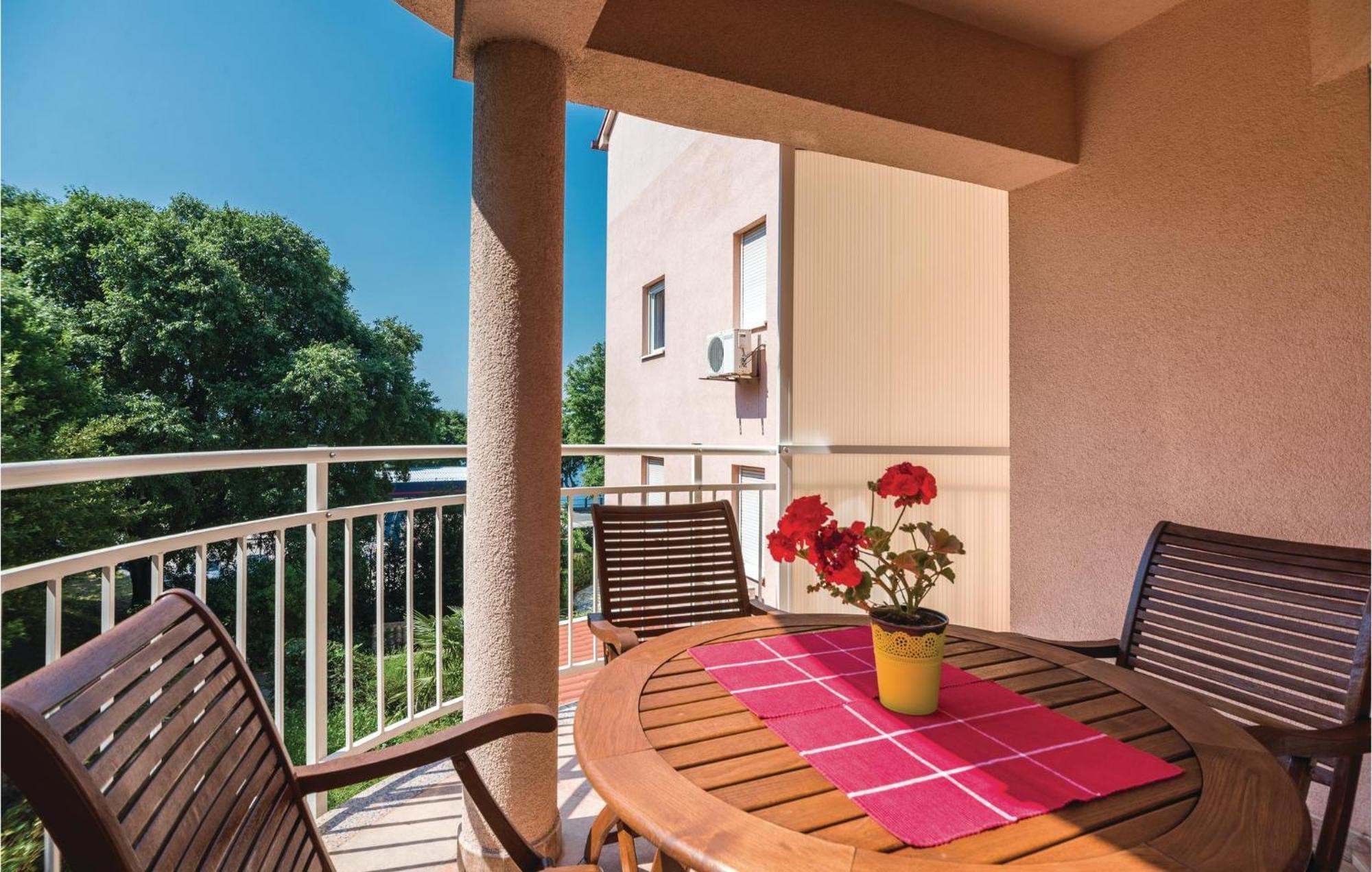 Cozy Apartment In Rijeka With Kitchen Εξωτερικό φωτογραφία