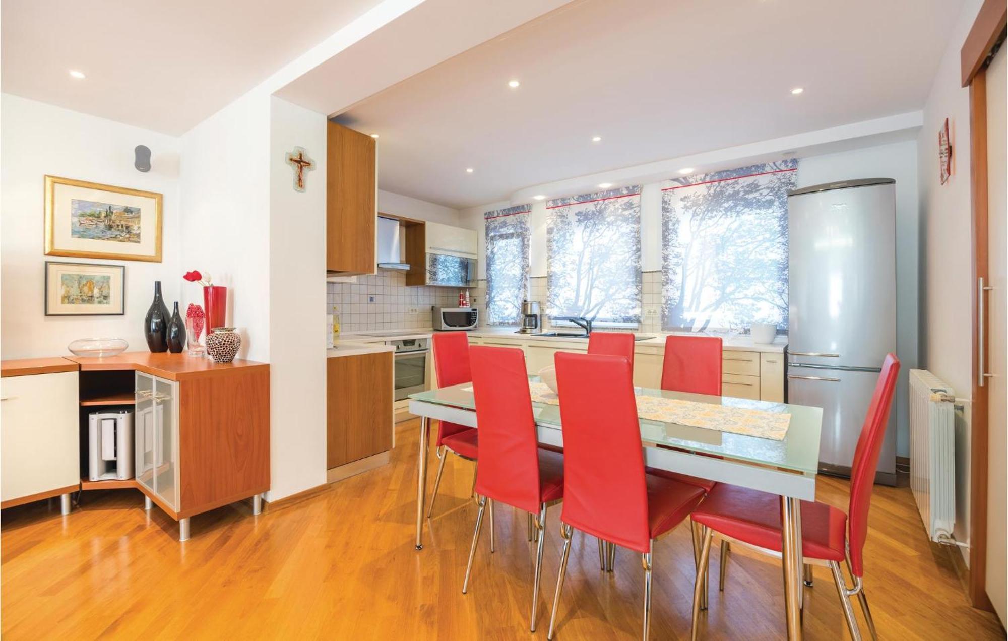 Cozy Apartment In Rijeka With Kitchen Εξωτερικό φωτογραφία
