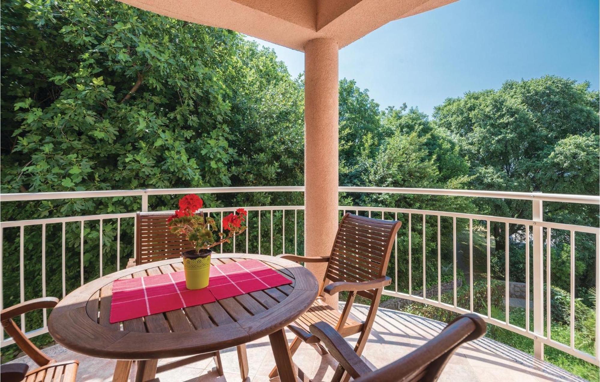 Cozy Apartment In Rijeka With Kitchen Εξωτερικό φωτογραφία