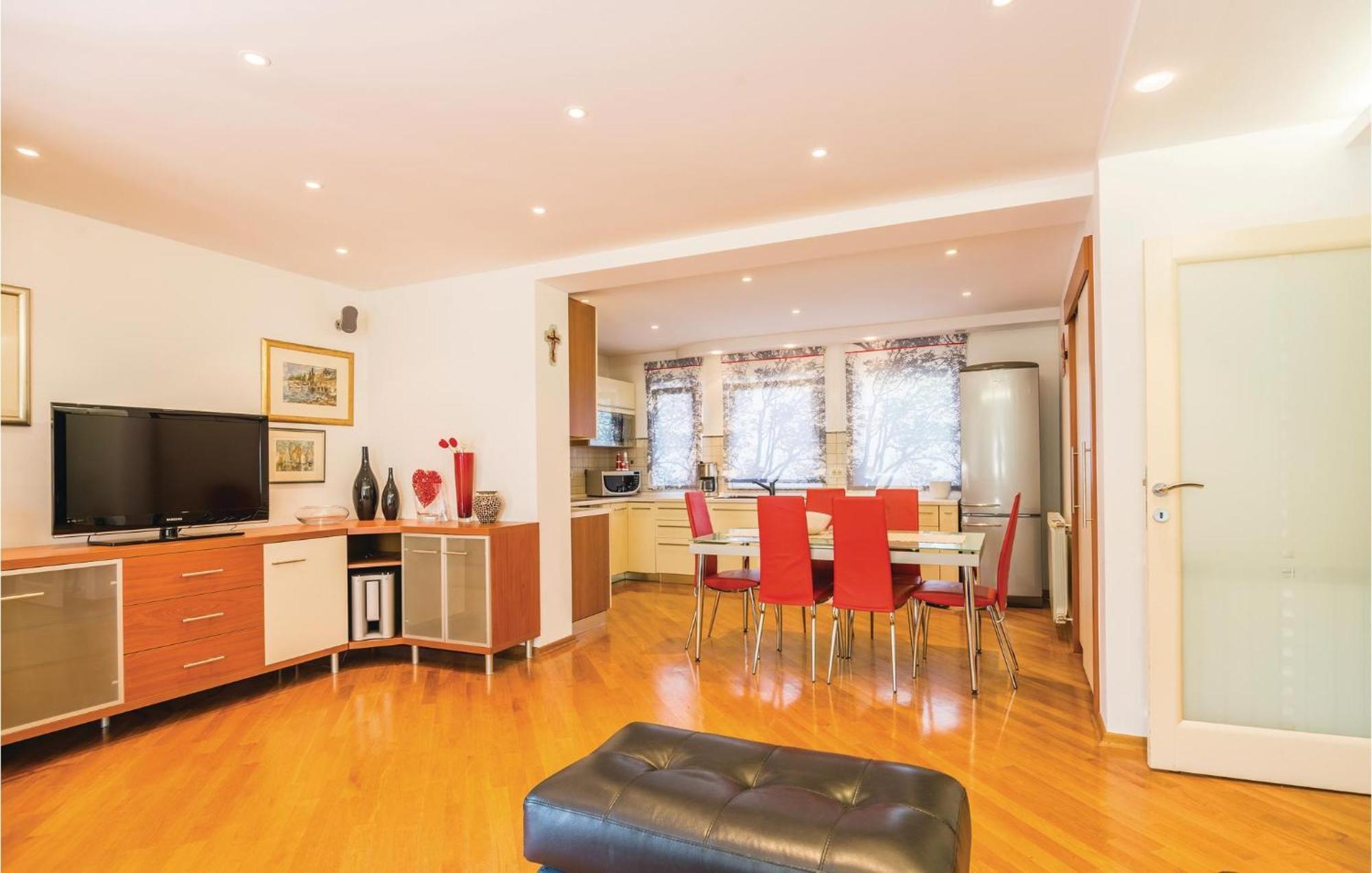 Cozy Apartment In Rijeka With Kitchen Εξωτερικό φωτογραφία